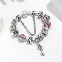 Carica l&#39;immagine nel visualizzatore di Gallery, T&amp;B Key of Love Bracelet
