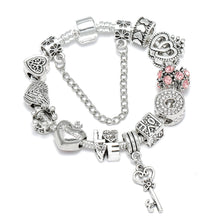 Carica l&#39;immagine nel visualizzatore di Gallery, T&amp;B Key of Love Bracelet
